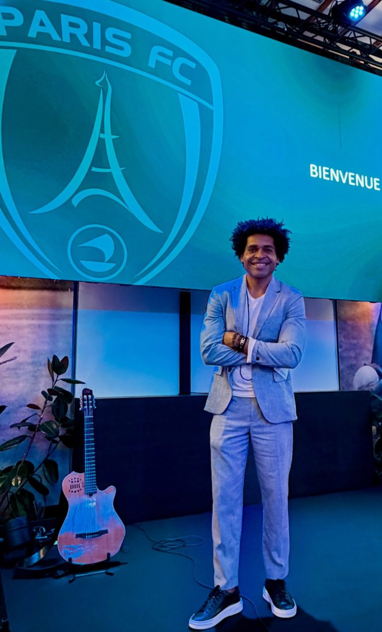 TOM DA BAHIA AU SALON VIP DU PARIS FC TOM DA BAHIA AU SALON VIP DU PARIS FC